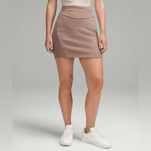 lululemon athletica Dresses & Skirts - Lululemon Scuba High Rise Mini Skirt Size XS